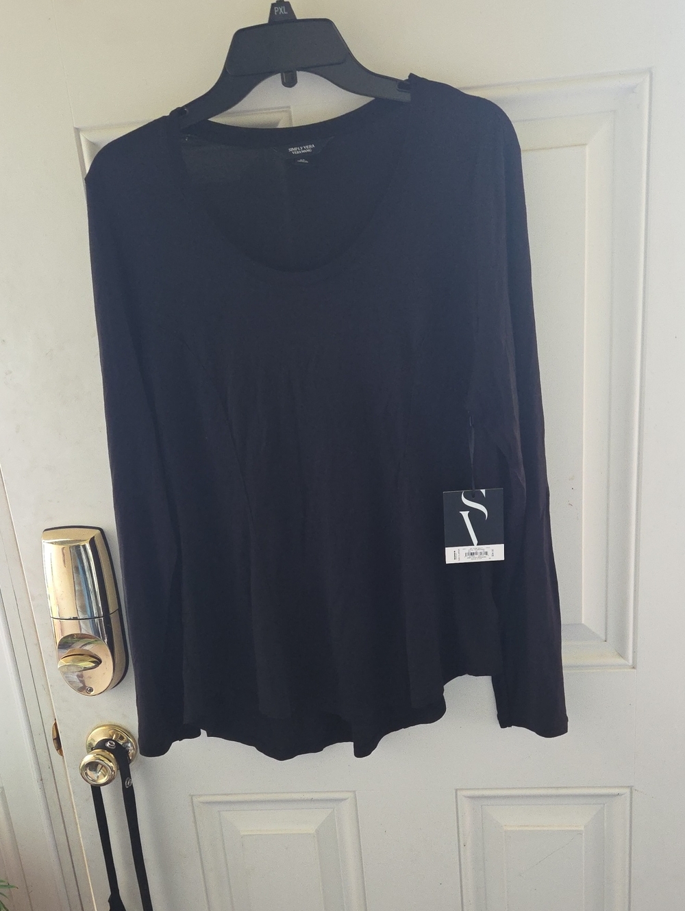 Simply Vera Vera Wang Long-Sleeve Black Crewneck Tee